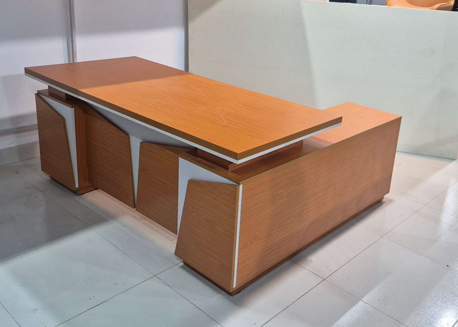 Director Table